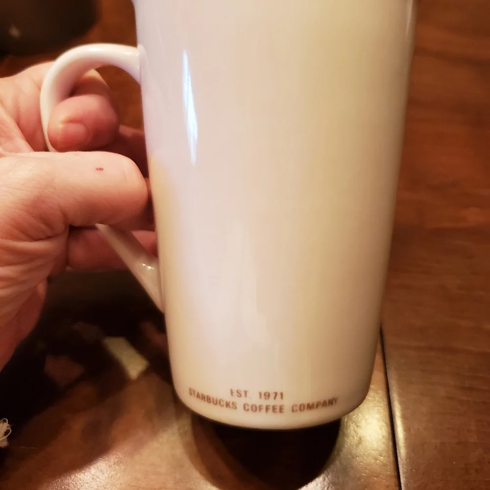 Starbucks 2010 Tall 12oz Coffee Mug
